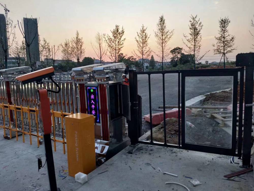 全面解析鹿晟车牌识别无人值守电动道闸与人脸识别门禁 价格、厂家与选购指南